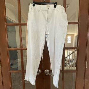 Hint of Blu White Jeans